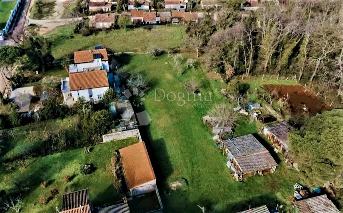 Zemljišče Novigrad, 1.444m2