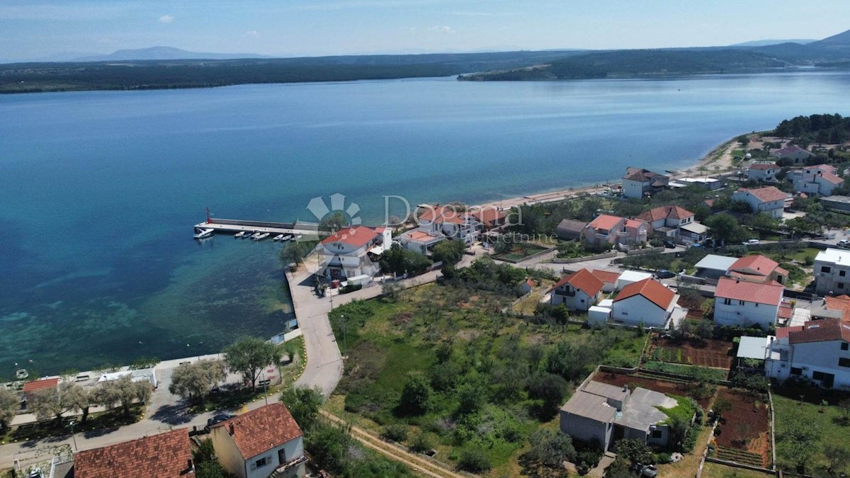 Zemljišče Raslina, Šibenik - Okolica, 1.276m2