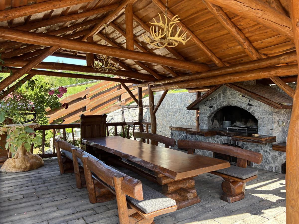 Hiša Kupjak, Ravna Gora, 200m2