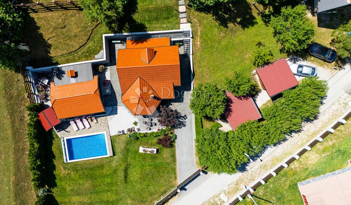 Hiša Kupjak, Ravna Gora, 200m2
