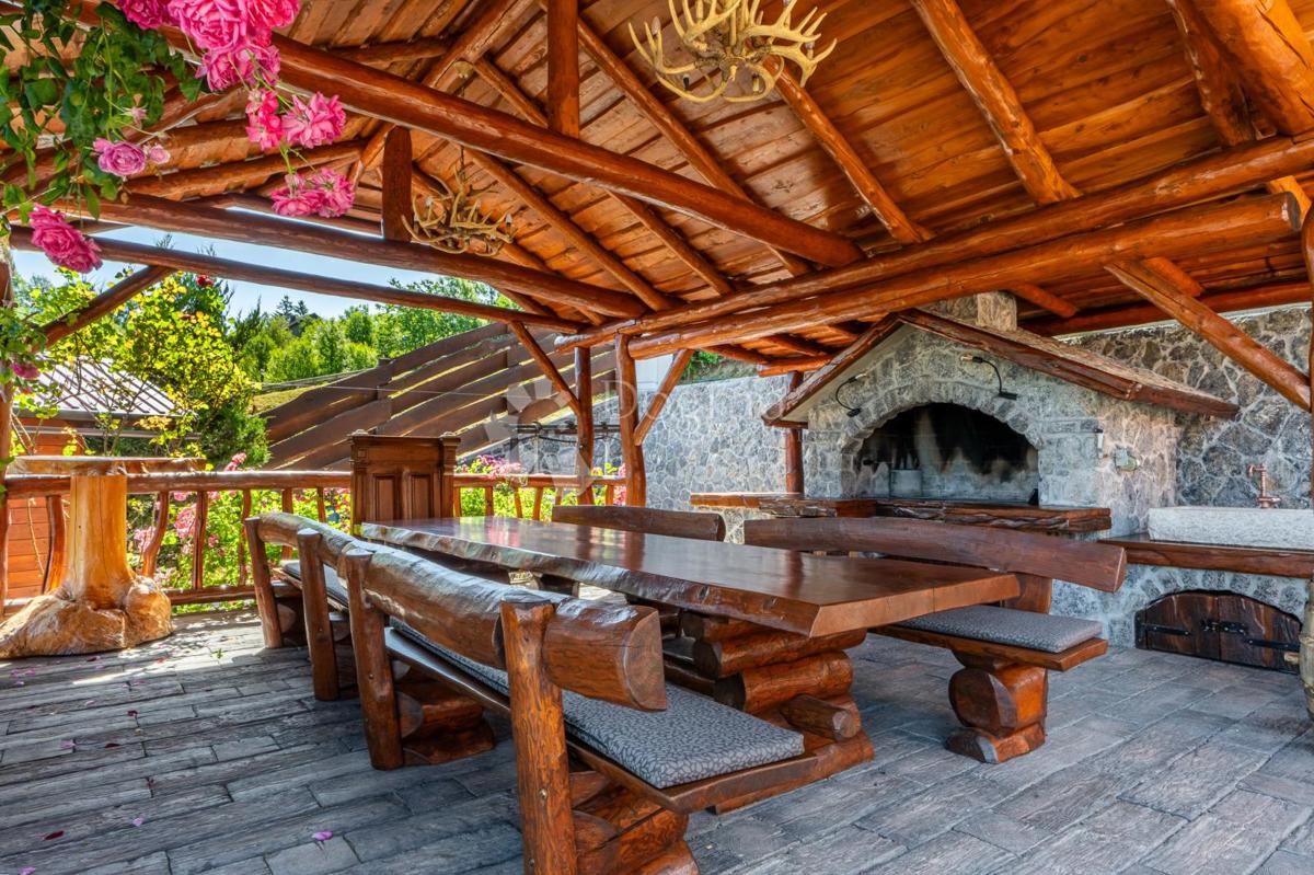 Hiša Kupjak, Ravna Gora, 200m2
