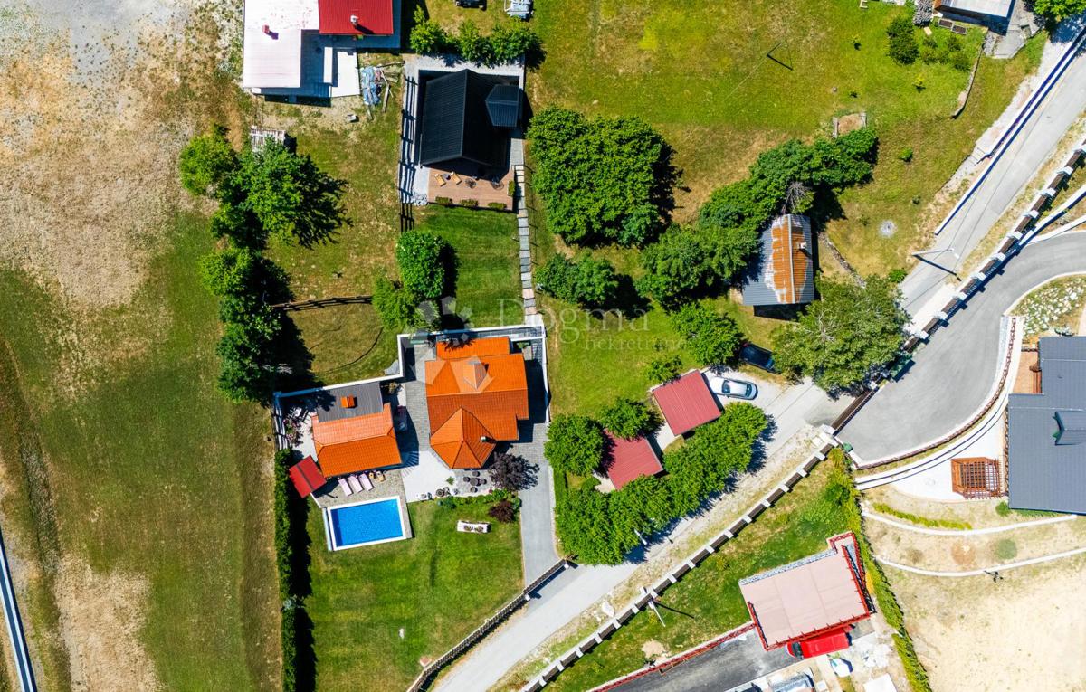 Hiša Kupjak, Ravna Gora, 200m2