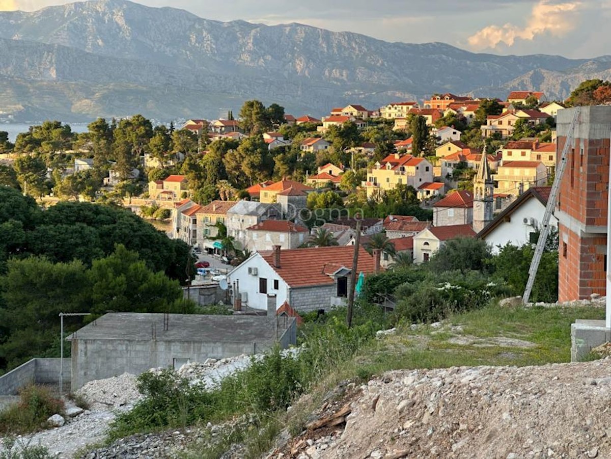 Zemljišče Splitska, Supetar, 552m2