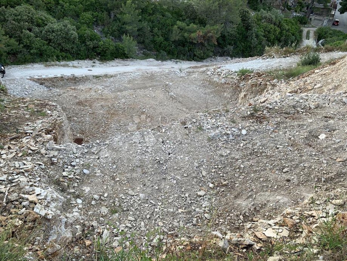 Zemljišče Splitska, Supetar, 552m2