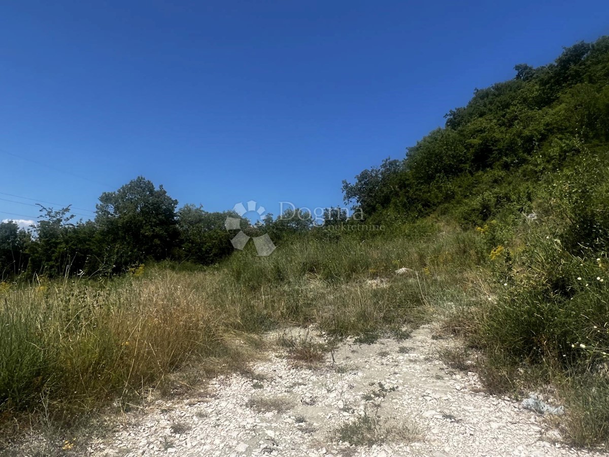 Zemljišče Labin, 1.072m2