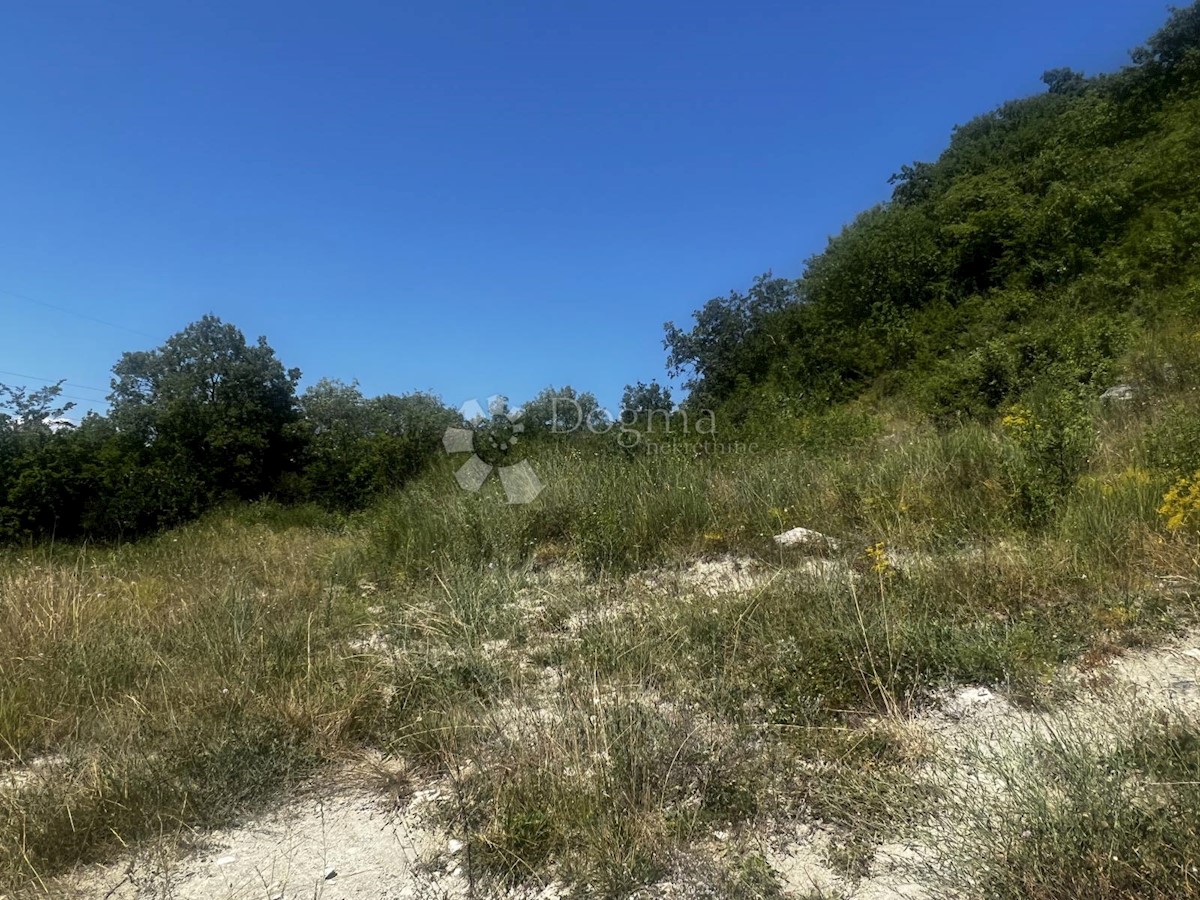 Zemljišče Labin, 1.072m2