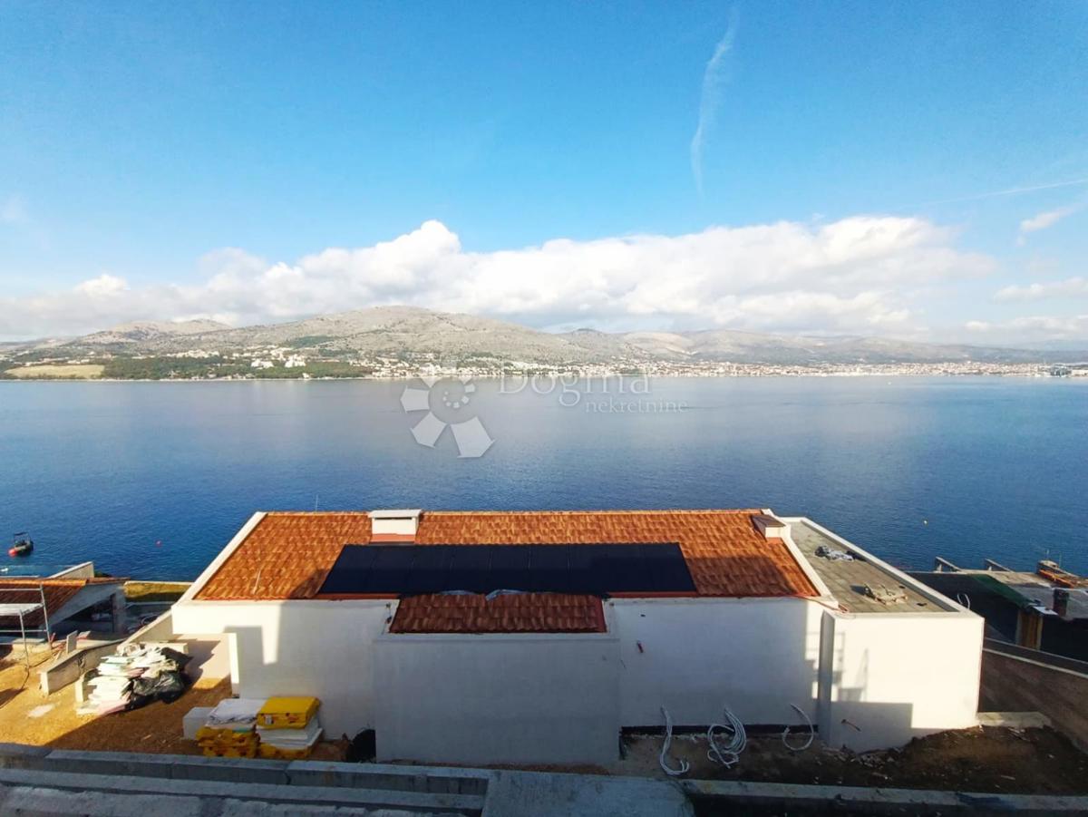 Hiša Okrug Donji, Okrug, 218,26m2