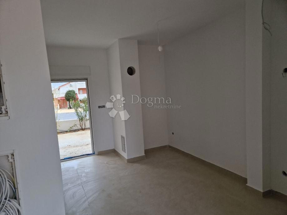 Stanovanje Mandre, Kolan, 57m2