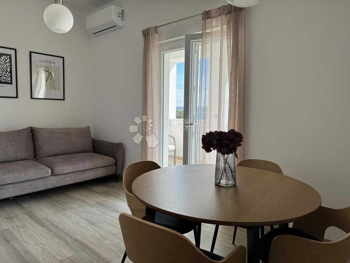 Apartma Maslenica, Jasenice, 56m2