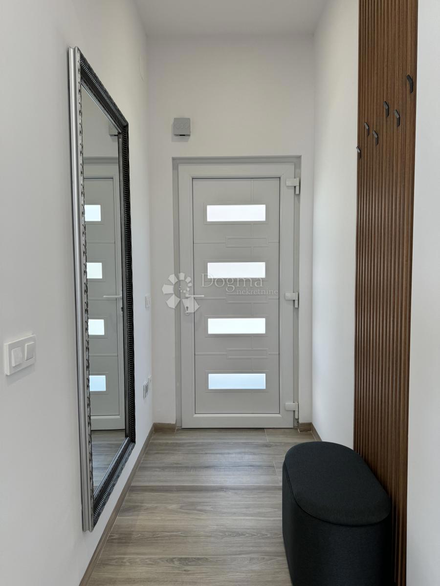 Apartma Maslenica, Jasenice, 56m2