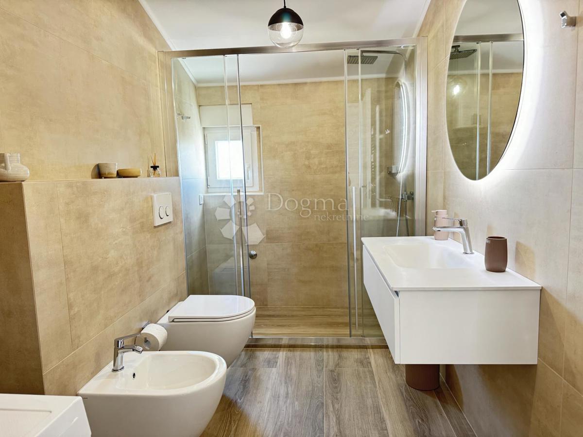 Apartma Maslenica, Jasenice, 56m2