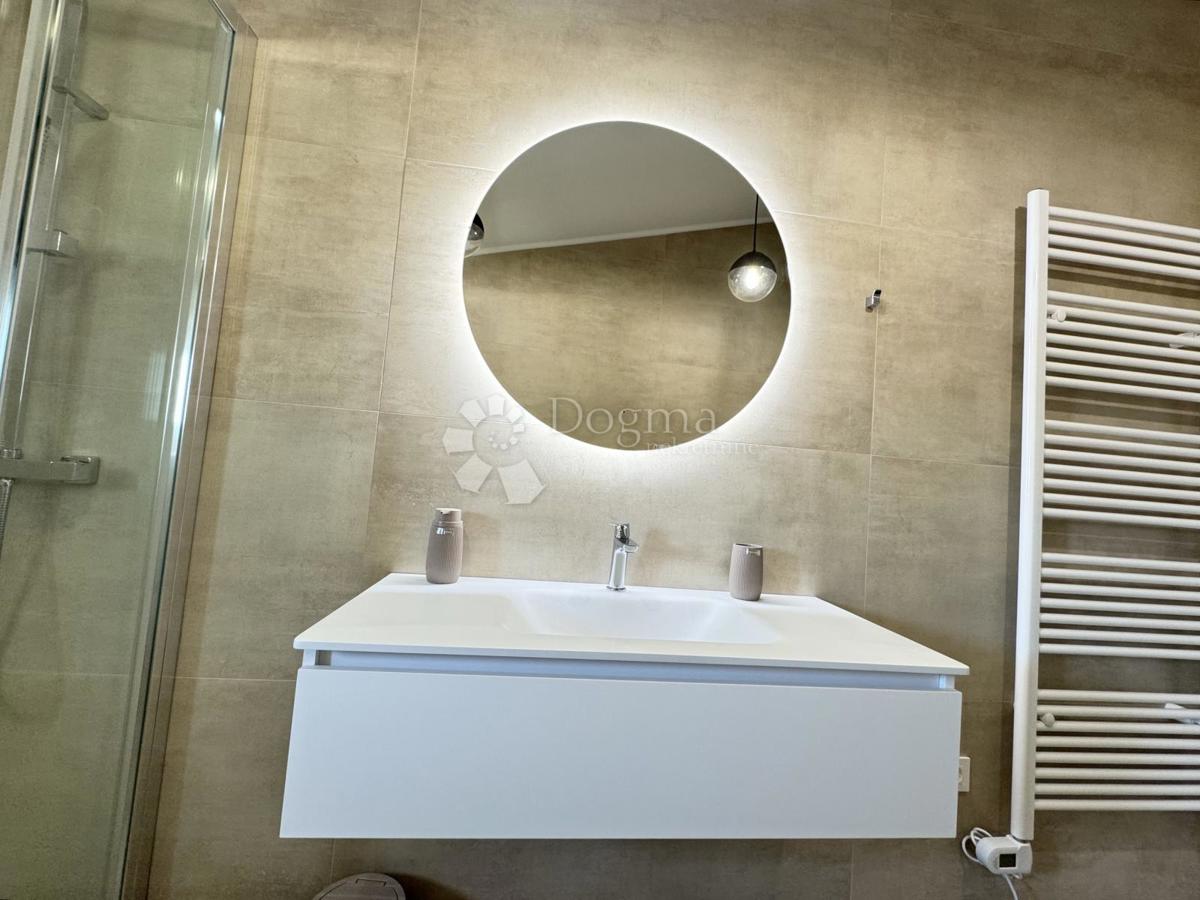 Apartma Maslenica, Jasenice, 56m2