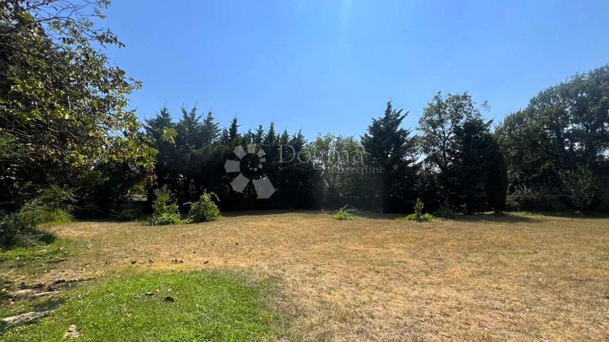 Zemljišče Labin, 830m2