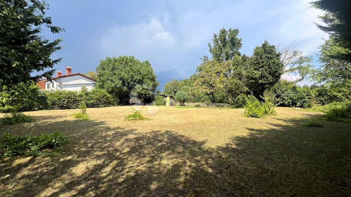 Zemljišče Labin, 830m2