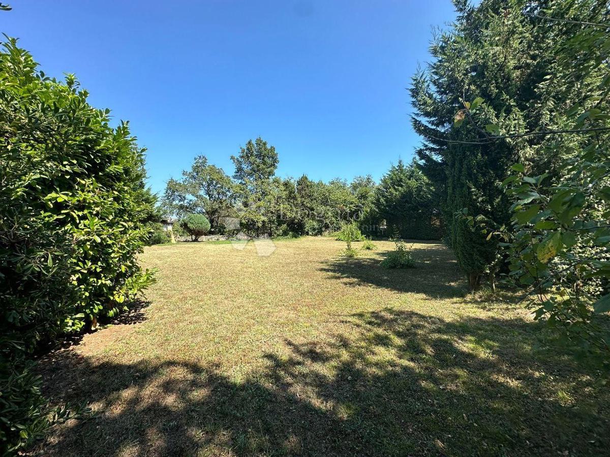 Zemljišče Labin, 830m2
