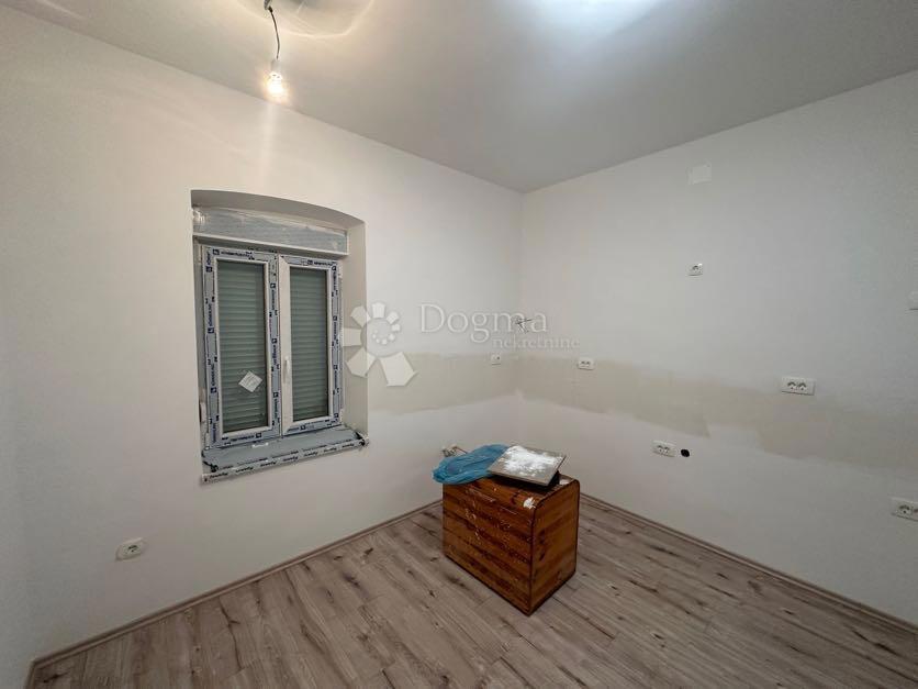Stanovanje Centar, Gospić, 75m2