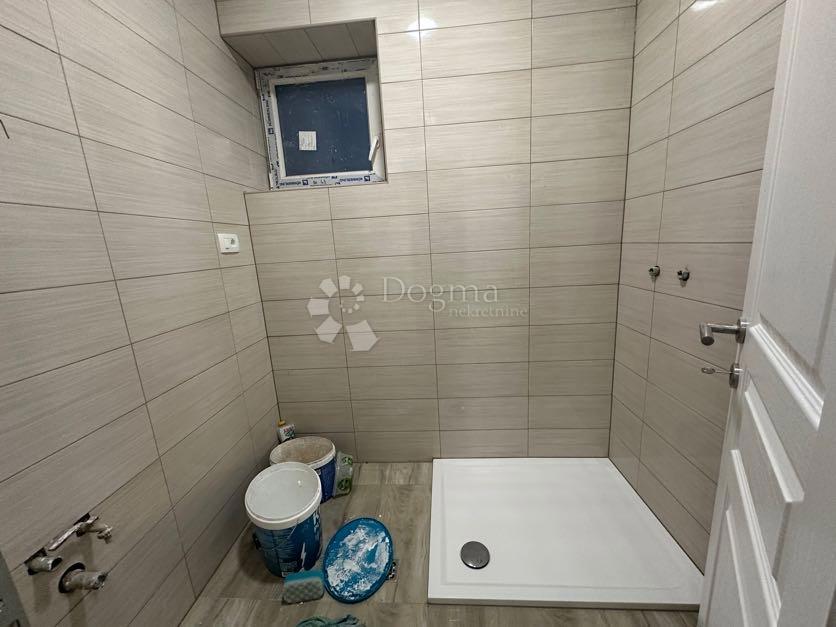 Stanovanje Centar, Gospić, 75m2