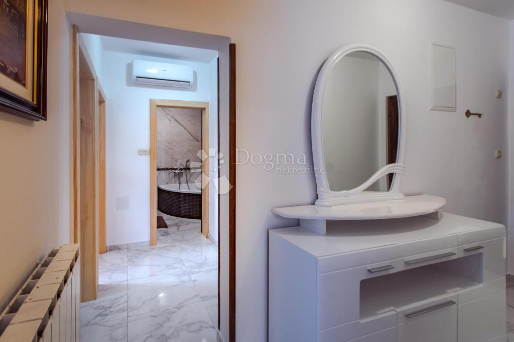 Stanovanje Kampor, Rab, 100m2
