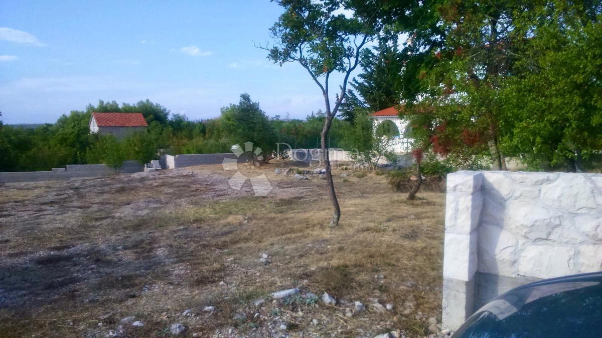 Gradbeno zemljišče s projektom v bližini Primoštena