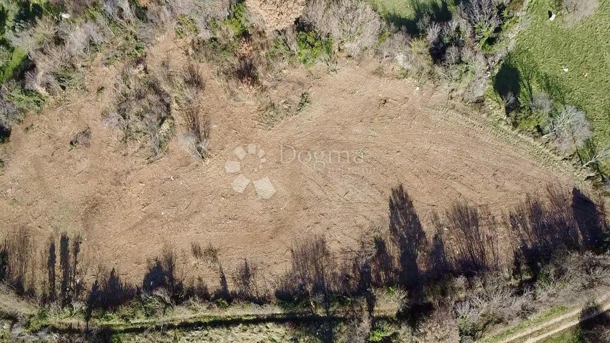 Zazidljivo zemljišče Valtura, Ližnjan, 2.600m2