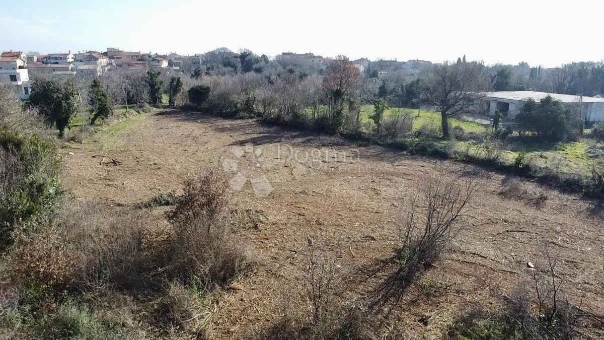 Zazidljivo zemljišče Valtura, Ližnjan, 2.600m2