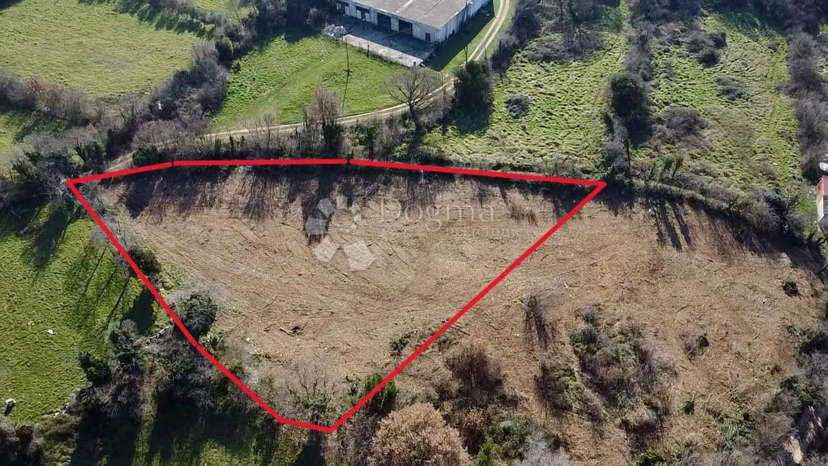 Zazidljivo zemljišče Valtura, Ližnjan, 2.600m2
