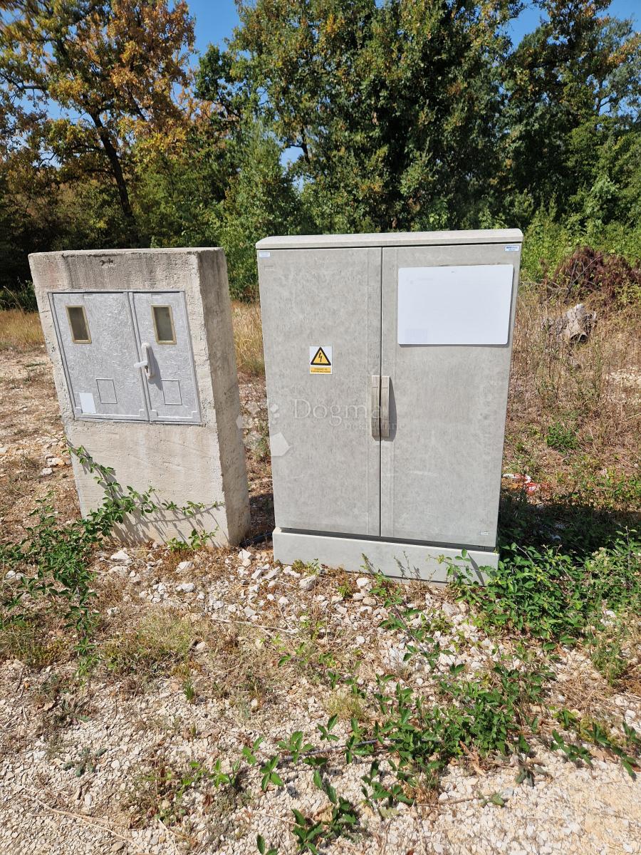 Zazidljivo zemljišče Nova Vas, Brtonigla, 849m2