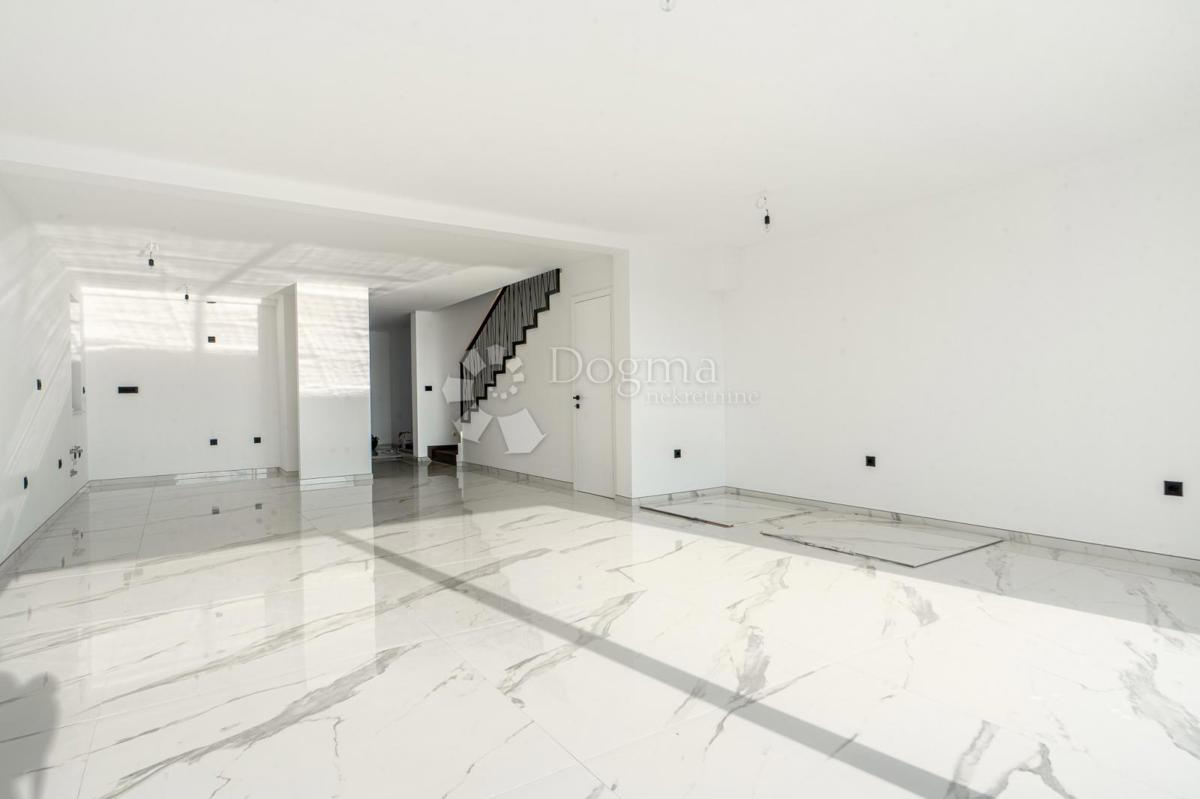 Stanovanje Pobri, Opatija - Okolica, 162,29m2