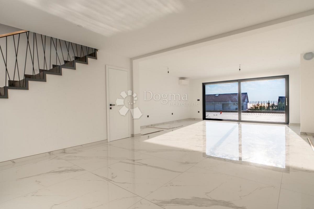 Stanovanje Pobri, Opatija - Okolica, 162,29m2
