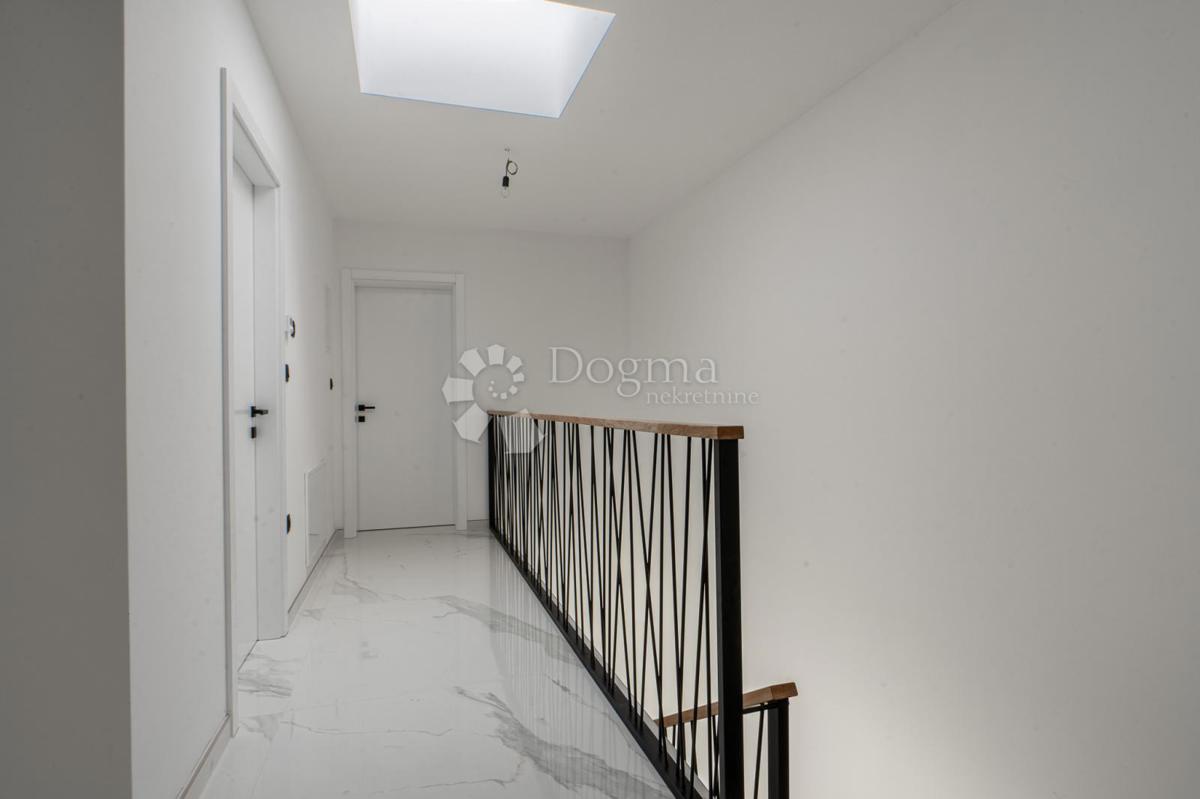 Stanovanje Pobri, Opatija - Okolica, 162,29m2