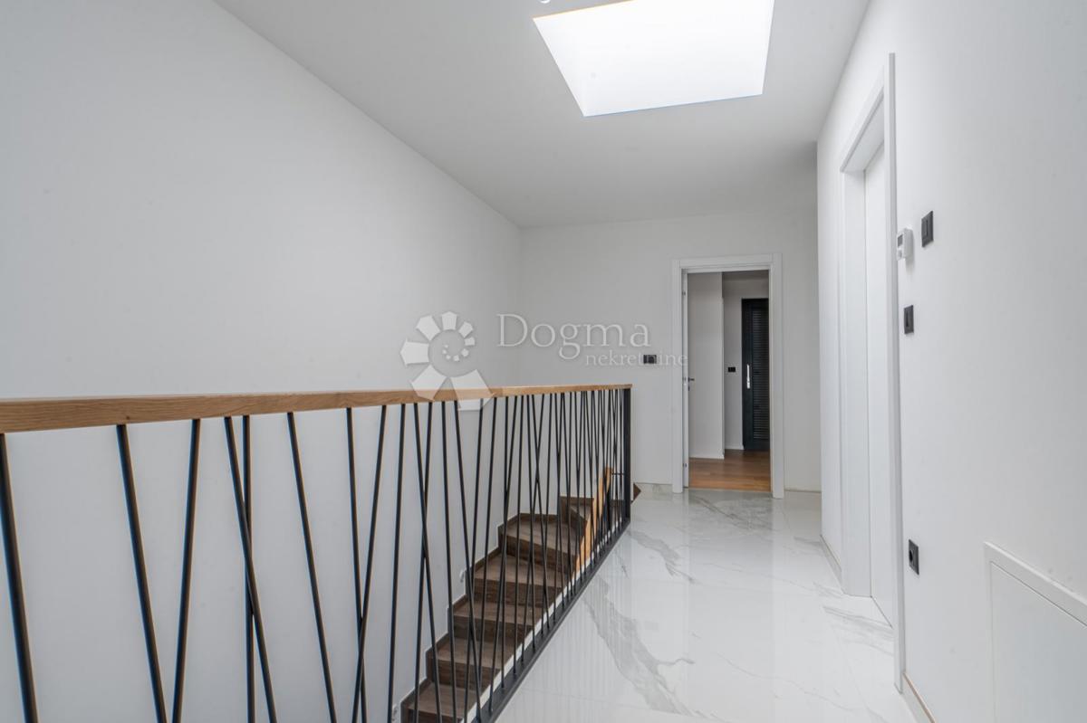Stanovanje Pobri, Opatija - Okolica, 162,29m2