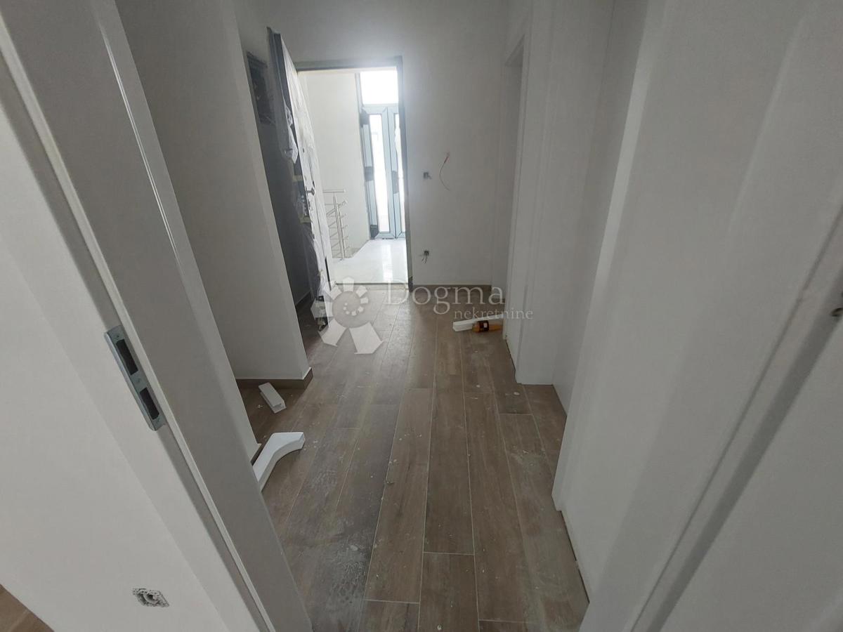 Apartma Pakoštane, 70m2