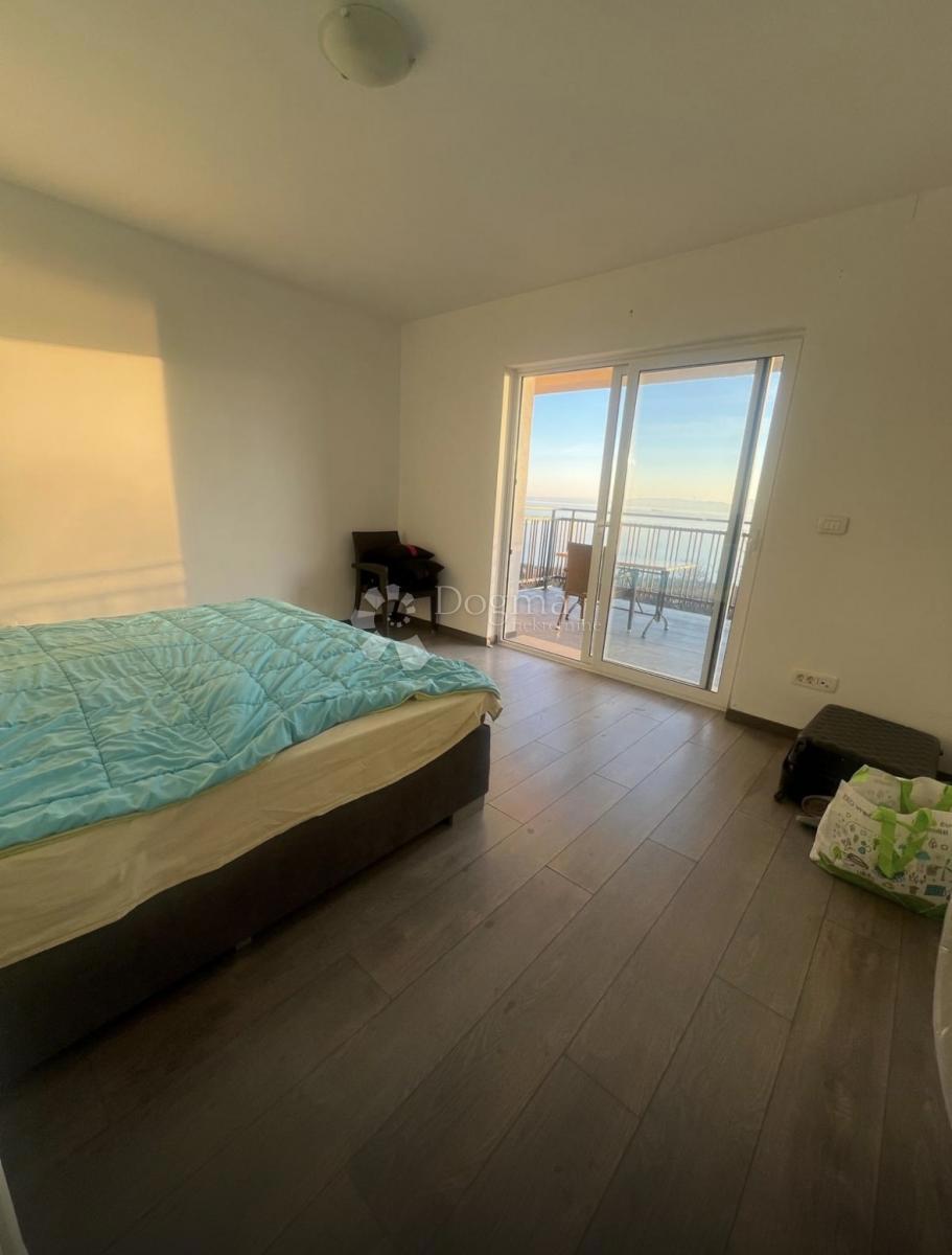 Stanovanje Rožmanići, Kostrena, 175,80m2