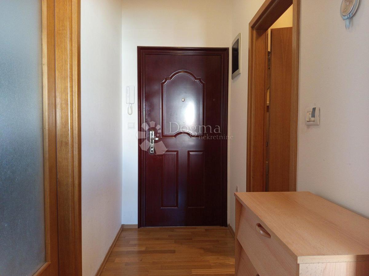 Stanovanje Centar, Pula, 65m2