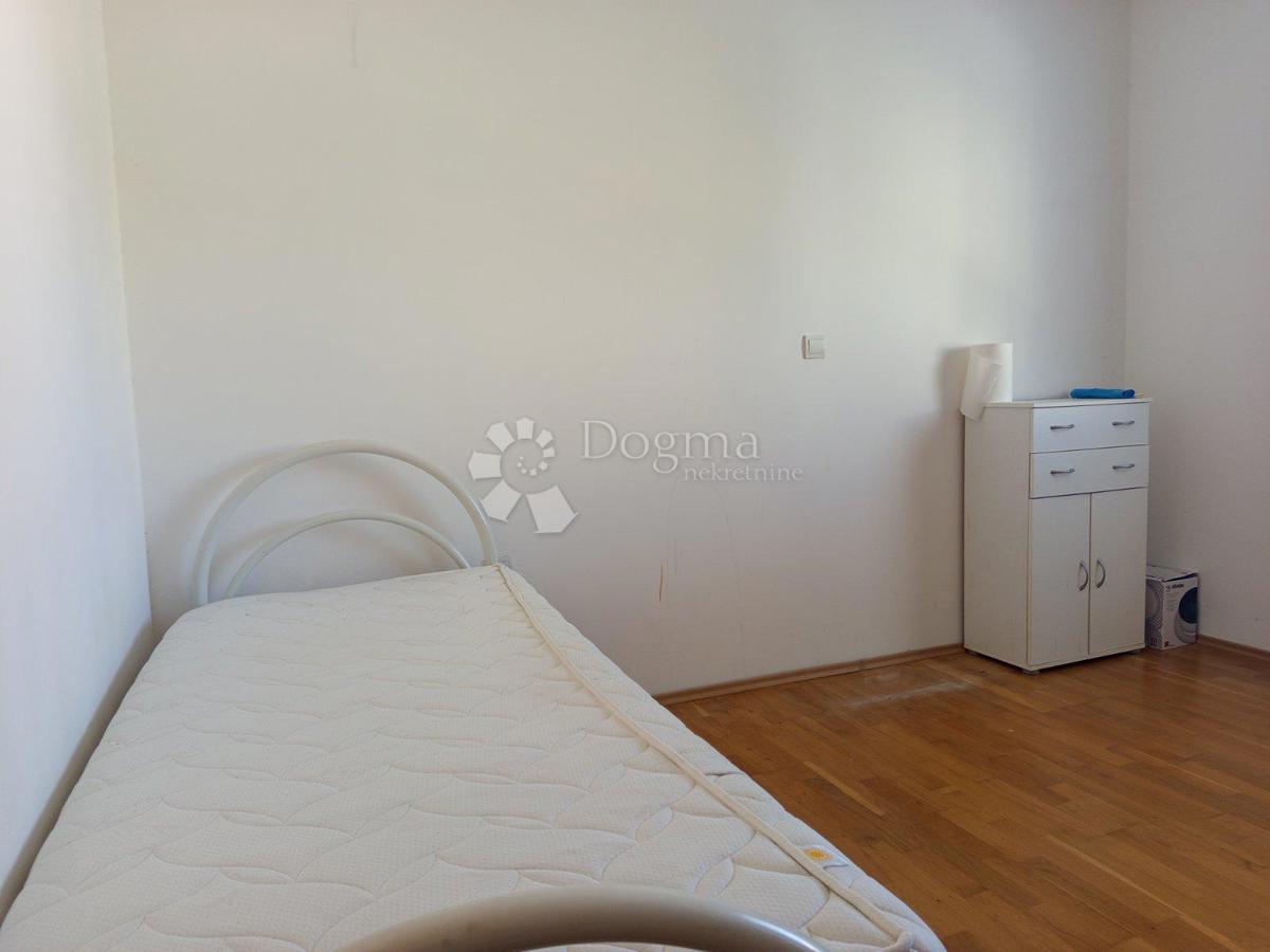 Stanovanje Centar, Pula, 65m2