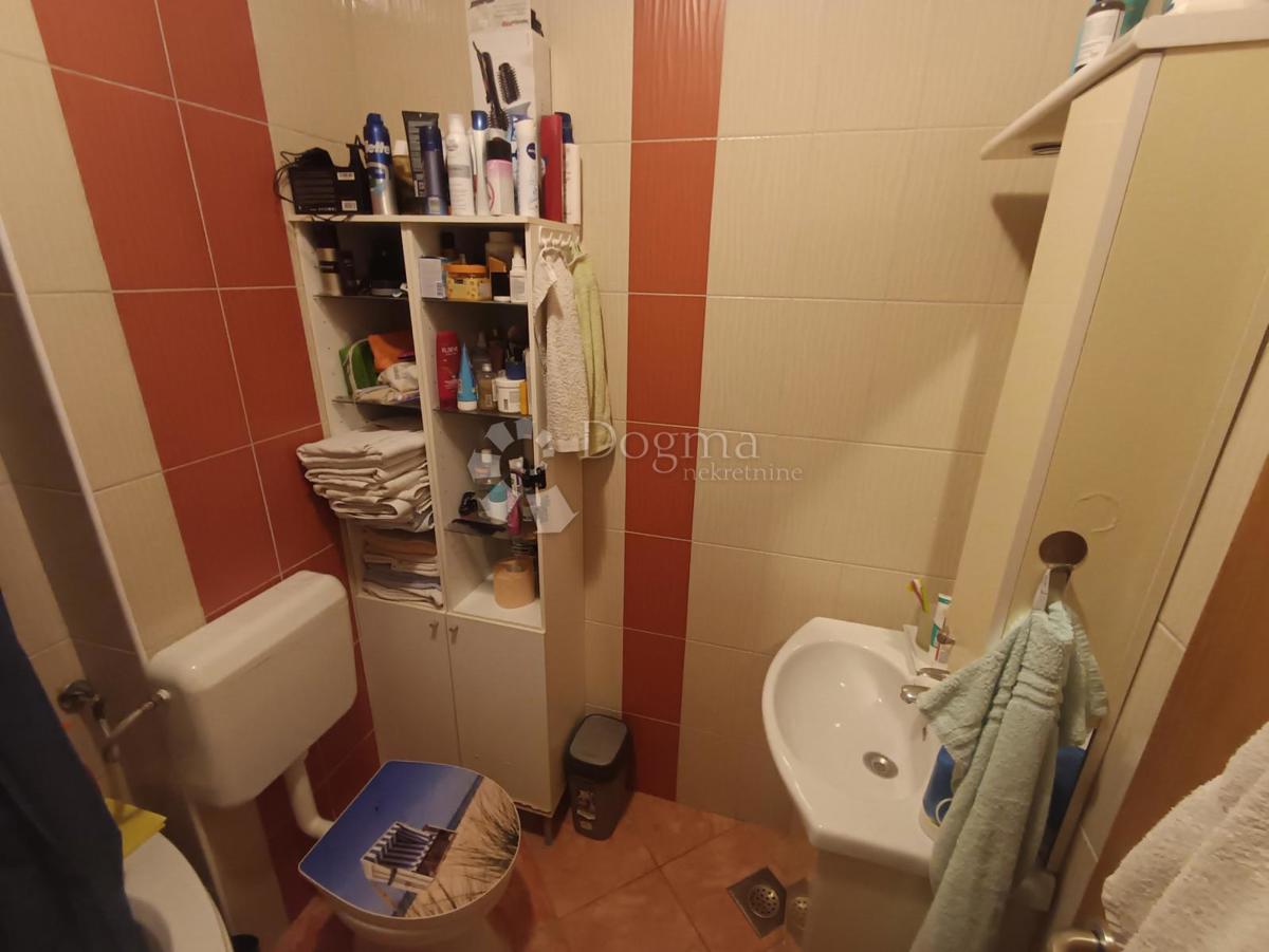 Stanovanje Centar, Pula, 65m2