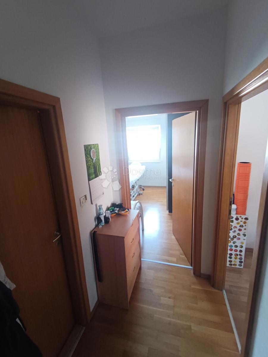 Stanovanje Centar, Pula, 65m2