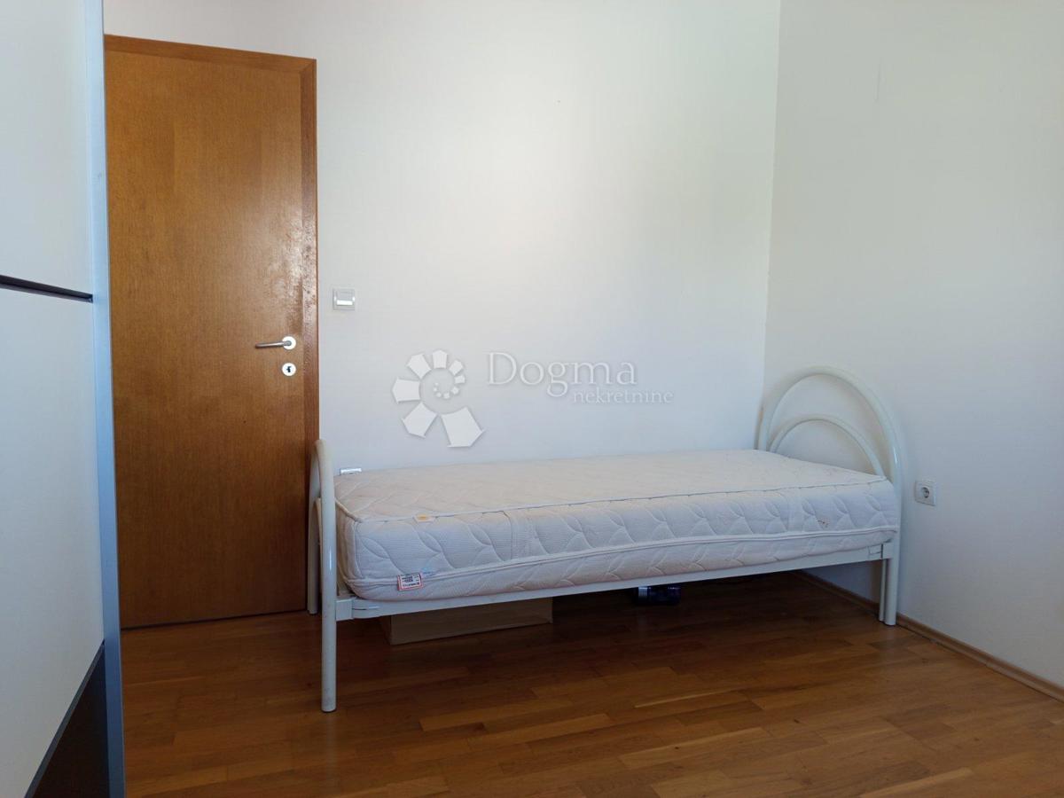 Stanovanje Centar, Pula, 65m2