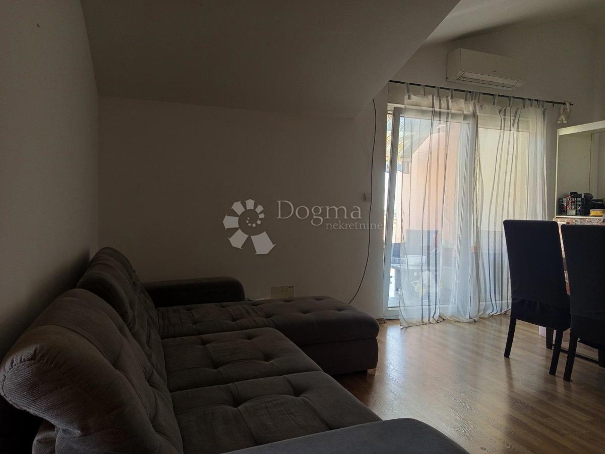 Stanovanje Centar, Pula, 65m2