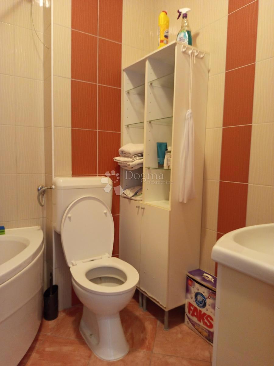 Stanovanje Centar, Pula, 65m2