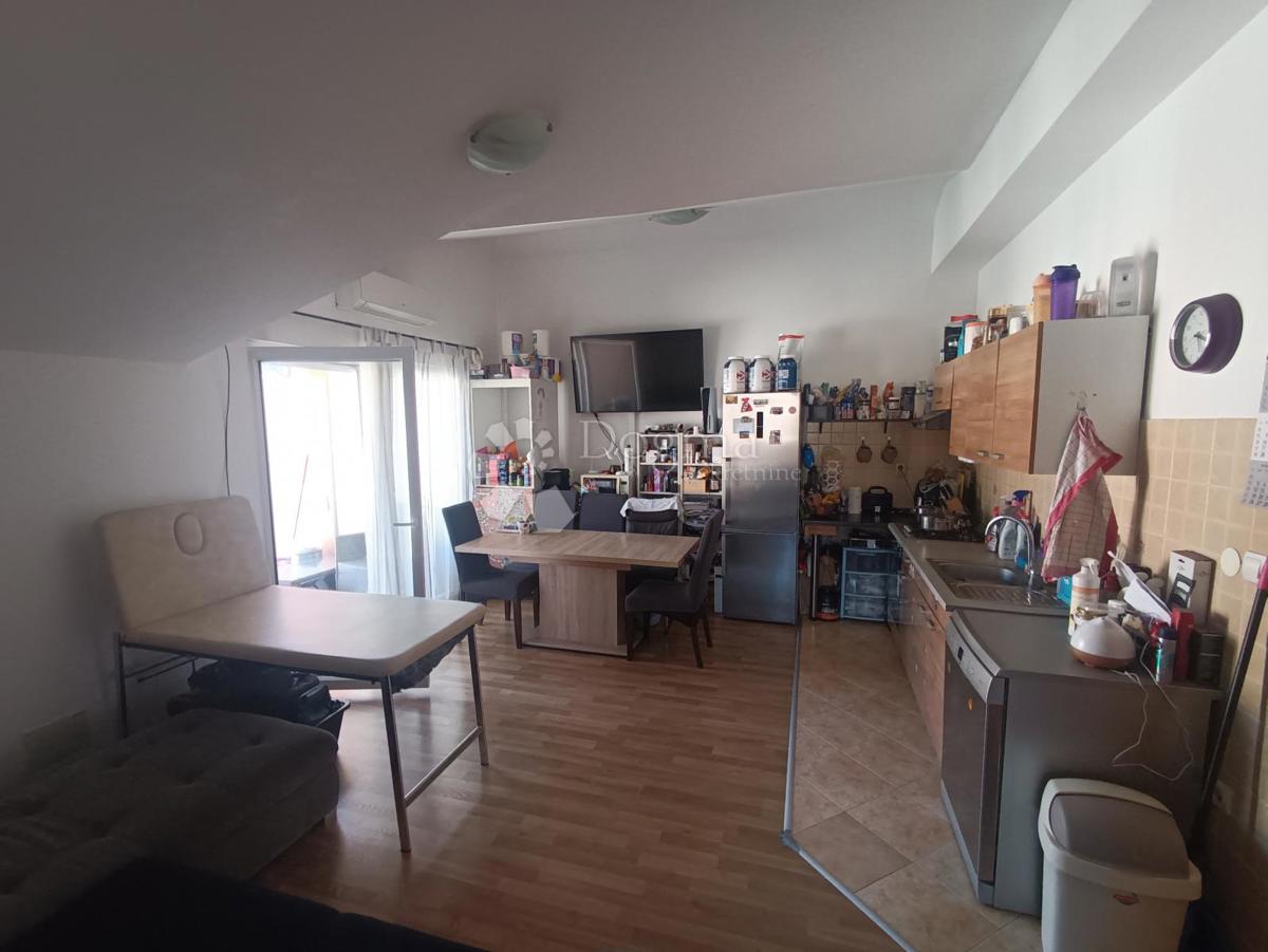 Stanovanje Centar, Pula, 65m2