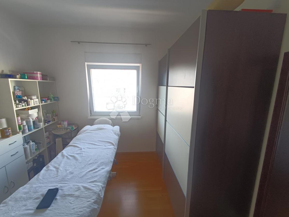 Stanovanje Centar, Pula, 65m2