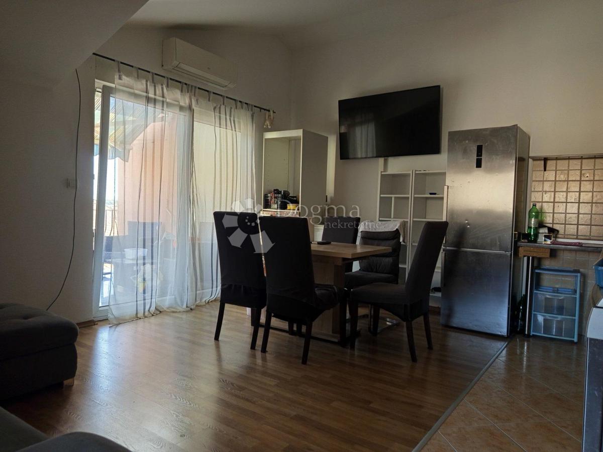 Stanovanje Centar, Pula, 65m2