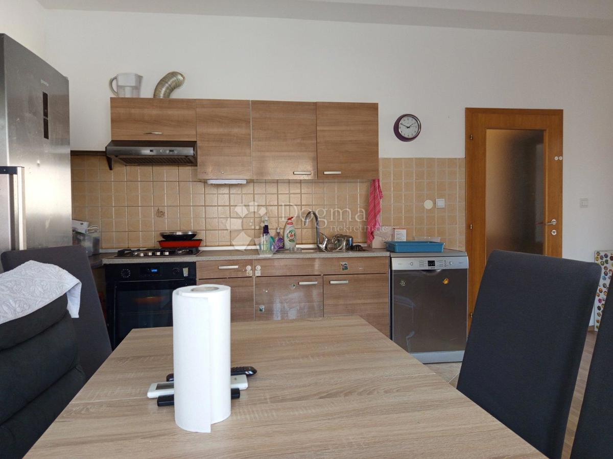 Stanovanje Centar, Pula, 65m2