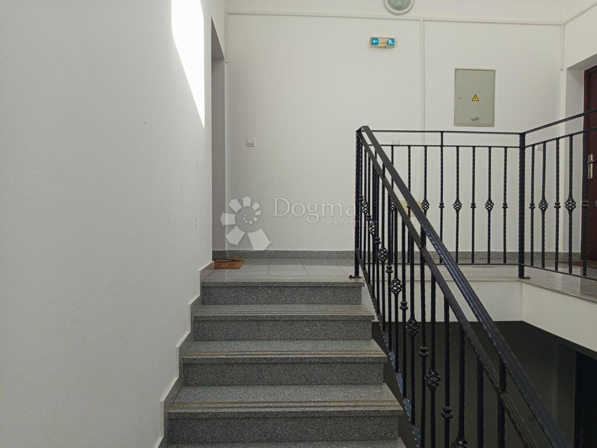 Stanovanje Centar, Pula, 65m2