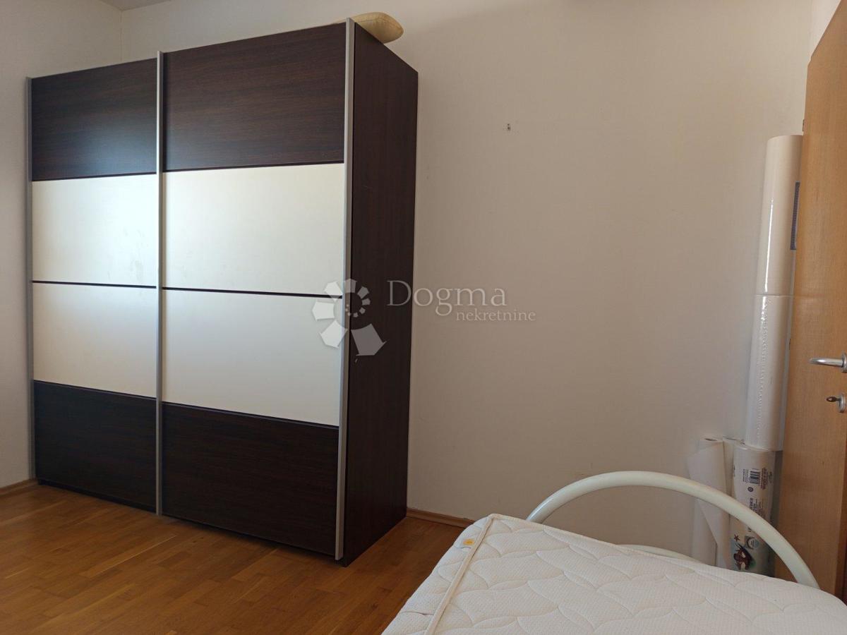Stanovanje Centar, Pula, 65m2
