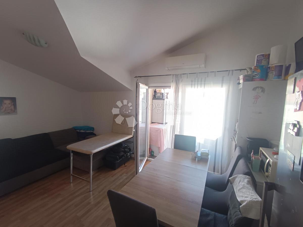 Stanovanje Centar, Pula, 65m2