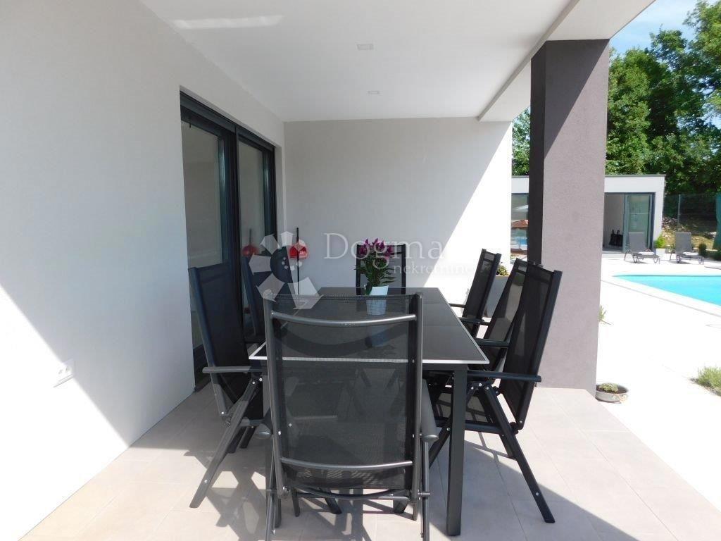 Hiša Labin, 150m2
