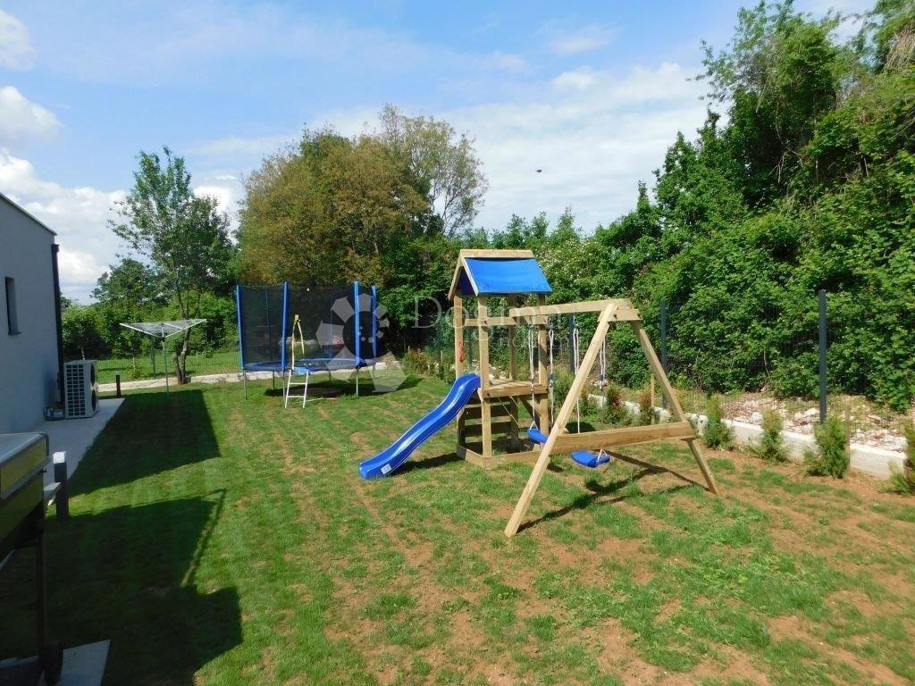 Hiša Labin, 150m2