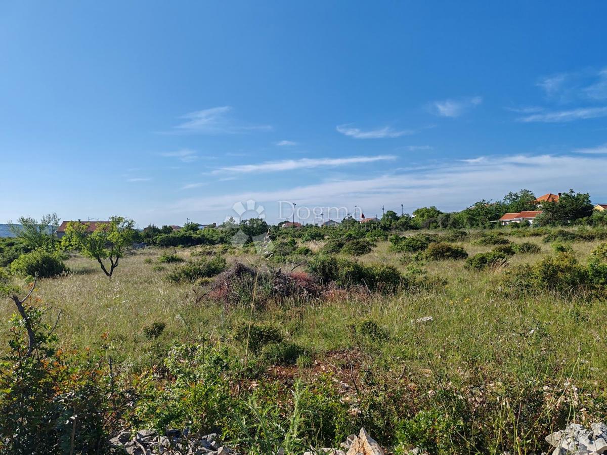 Zazidljivo zemljišče Debeljak, Sukošan, 8.444m2